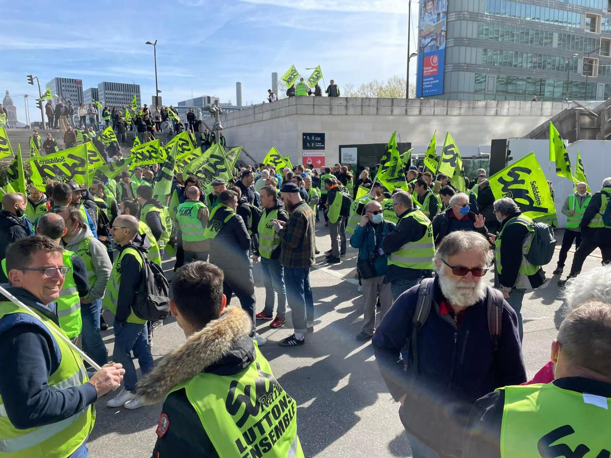 11/04/22 - Rassemblement contre la filialisation de la SNCF et des cheminot-es !