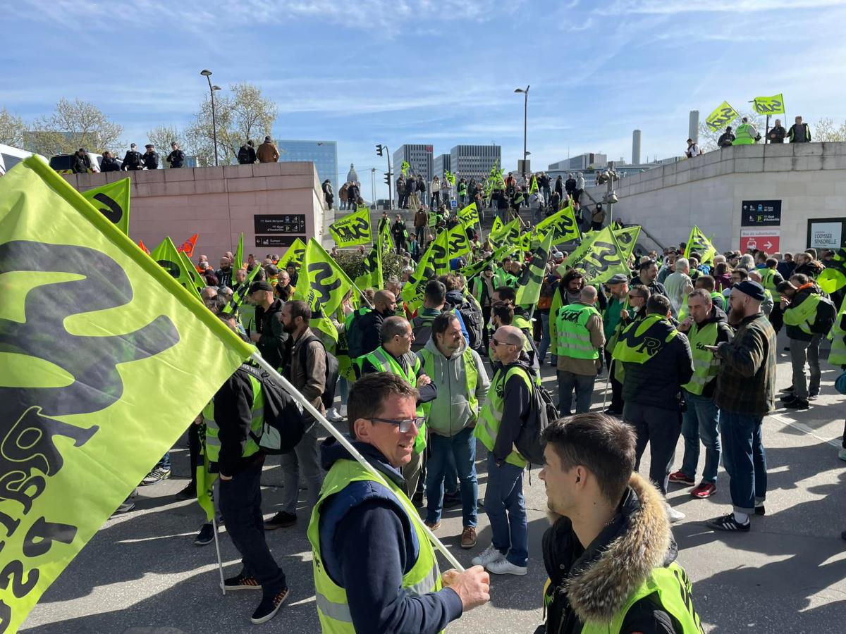 11/04/22 - Rassemblement contre la filialisation de la SNCF et des cheminot-es !
