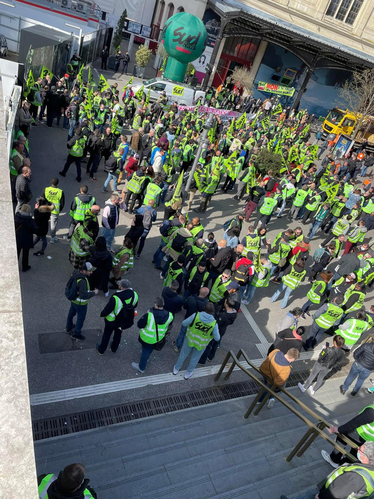 11/04/22 - Rassemblement contre la filialisation de la SNCF et des cheminot-es !