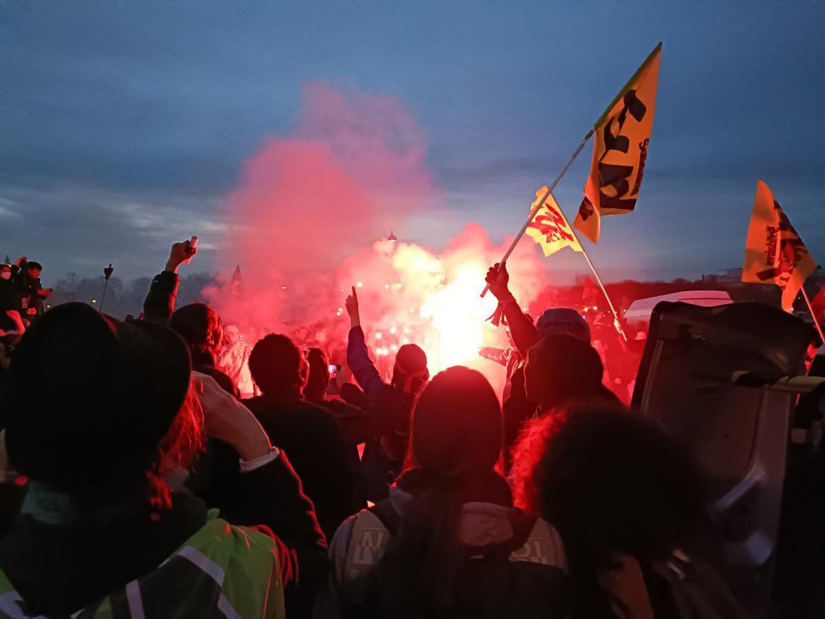 Retraites (23) - La rue va obtenir le retrait ! Retraites (23) - La rue va obtenir le retrait !