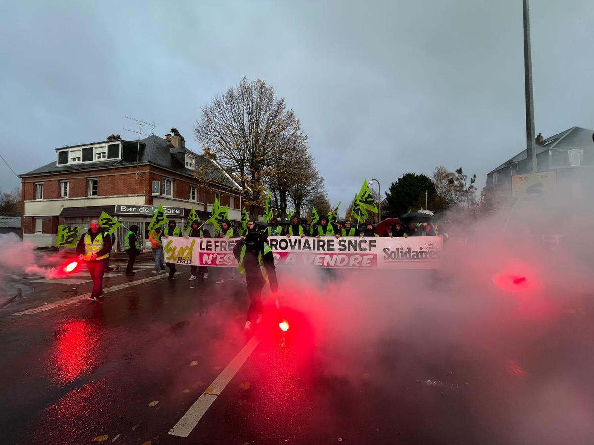 21/11 - Rassemblement à Sotteville-les-Rouen contre la casse du FRET SNCF