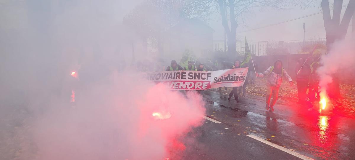 Vidéo - Rassemblement à Sotteville-les-Rouen pour la défense de FRET SNCF !