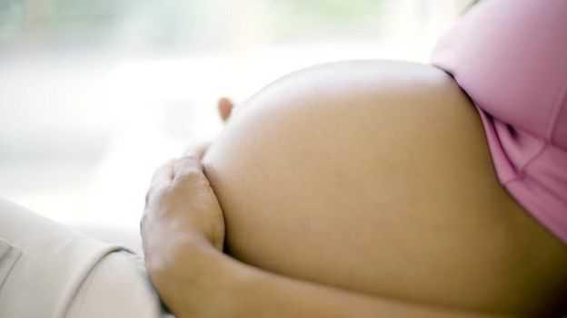 Poluição do ar chega aos bebês durante a gravidez, indica estudo