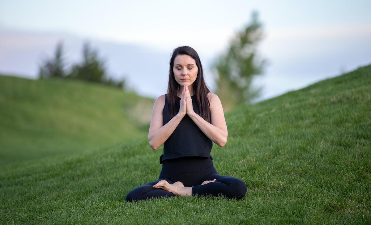 3 accessoires pour pratiquer le yoga en toute sérénité