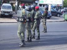 Sénégal-Macky Sall à la police: des grenades lacrymogènes entrent en jeu