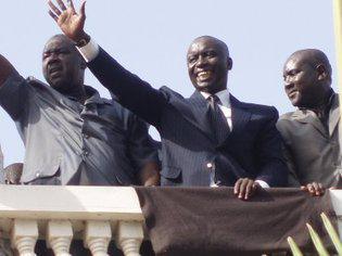 Idrissa Seck (au milieu) (photo:thiesinfo.com)