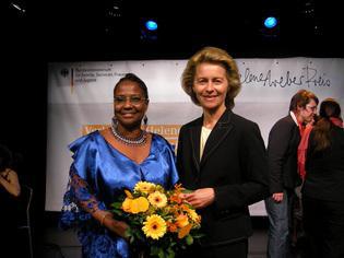 Mme Ursula von der Leyen, ministre de la Famille, des personnes du 3 eme age, des Femmes et de la Jeunesse 