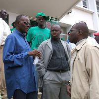 Le chef de la délégation de l'opposition lors de la visite des zones inondées de la banlieue et leader du PS, Ousmane Tanor Dieng