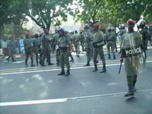 Les forces de l’ordre sèment la pagaille à l’hôpital Aristide le Dantec.