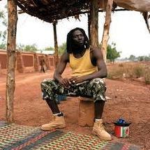 Tiken Jah Fakoly au Sénégal : Wade abdique et ridiculise Ousmane Ngom.