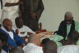 A Touba, Me Wade sollicite une intercession du Khalife général