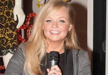POUR L'EX-SPICE GIRL EMMA BUNTON, LE MARIAGE, ÇA N'EST PAS POUR TOUT DE SUITE