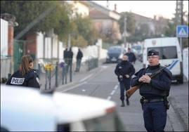 Tueries en France: un suspect cerné par le RAID