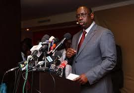 Dissolution de l’Assemblée Nationale et gouvernance par ordonnance : Macky Sall dos au mur