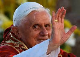 Veillée pascale du pape Benoît XVI: aller au-delà de l'obscurité et des peurs