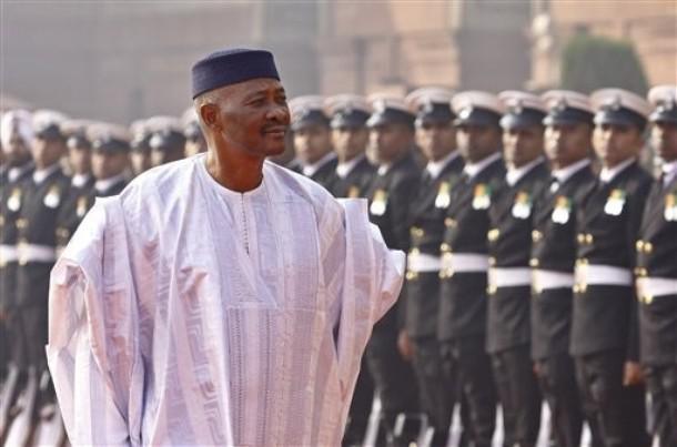 Amadou Toumani Touré a démissionné dimanche soir