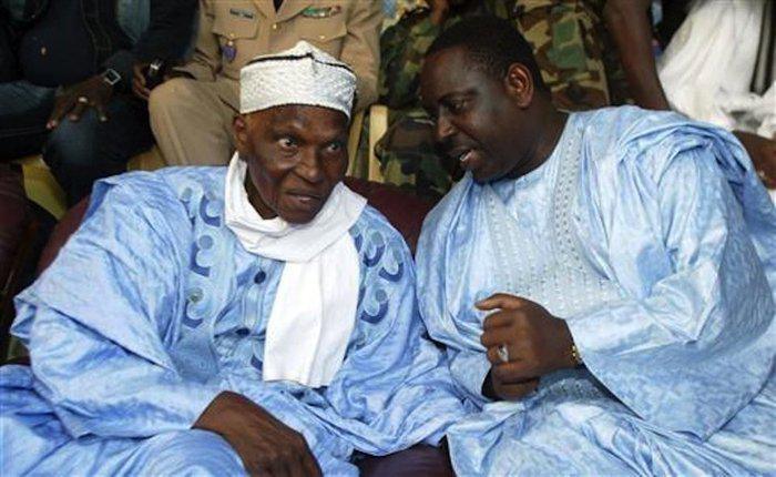 Macky Sall invite Me Wade à prendre sa retraite politique