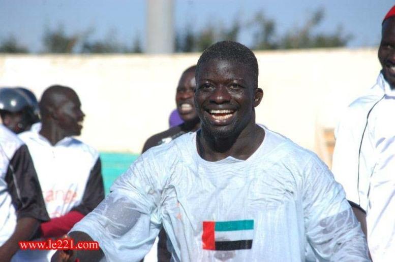 Lutte - la ruse et la patience de Zoss défont Boy Niang 2