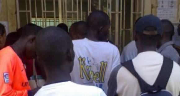 Suppression de la généralisation des bourses et aides : les étudiants sur la défensive brandissent le « touche pas à mon acquis »
