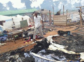 Le camp de Nahibly après l'attaque. Duékoué, le 20 avril 2012.