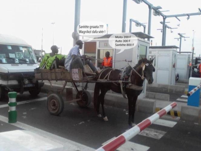 Marche contre les inondations : Blocage de l’Autoroute à péage par les populations de Keur Mbaye Fall