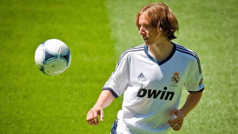 Supercoupe Real Madrid vs FC Barcelone: Mourinho va-t-il lancer Modric?