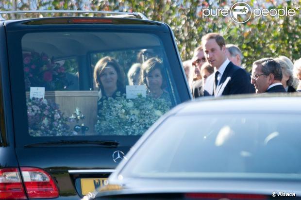 Le prince William disait adieu le 10 octobre 2012 à son ancienne nounou, Olga Powell, inhumée au cimetière de Parndon Wood, à Harlow, dans l'Essex (nord-est de Londres).