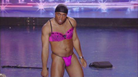 Incroyable Talent 7 : De sexy Angels et un drôle d'homme en string !