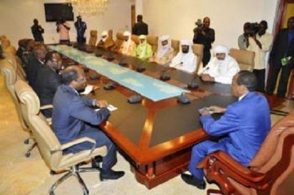 Mali : la médiation burkinabè veut éloigner le groupe Ansar Dine des islamistes d'Aqmi