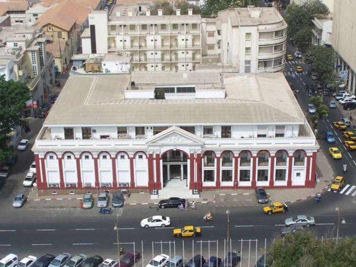Ministère des Sénégalais de l’Extérieur : l'omniprésence du mari de la ministre fait jaser