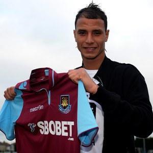 Chamakh rejoint West Ham et veut effacer son échec à Arsenal