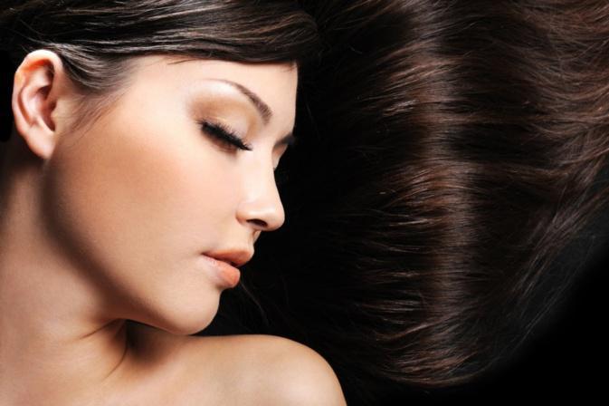 Comment utiliser une huile pour les cheveux