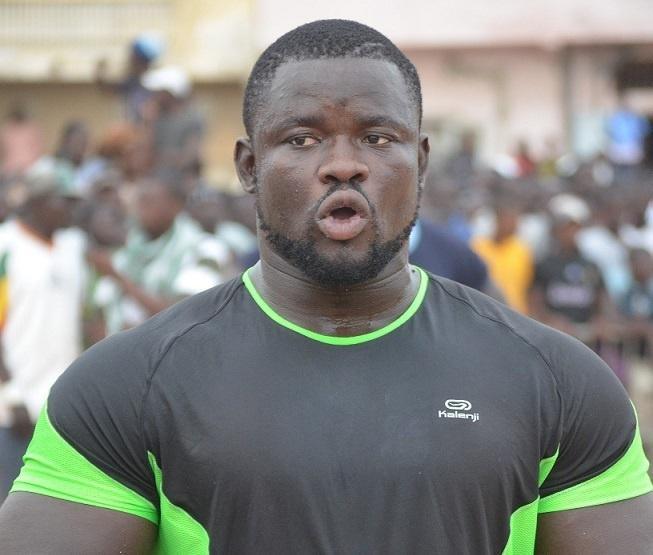 Dernière minute : le combat Eumeu Sène vs Modou Lô avorté suite à une blessure du chef de file de Tay Shinger
