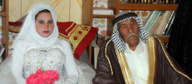 Moussali Mohammed al-Moujamaie, un fermier irakien âgé de 92 ans, s'est marié, en secondes noces, avec Mouna Moukhlif al-Joubari, de 70 ans sa cadette