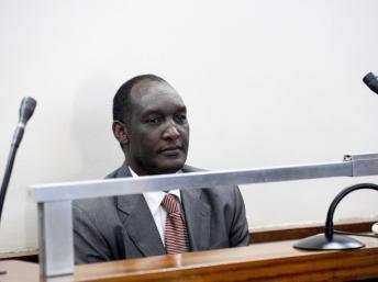 Le général en exil Kayumba Nyamwasa lors d'une audience au tribunal de Johannesburg, le 10 juillet 2012. AFP PHOTO / STEPHANE DE SAKUTIN
