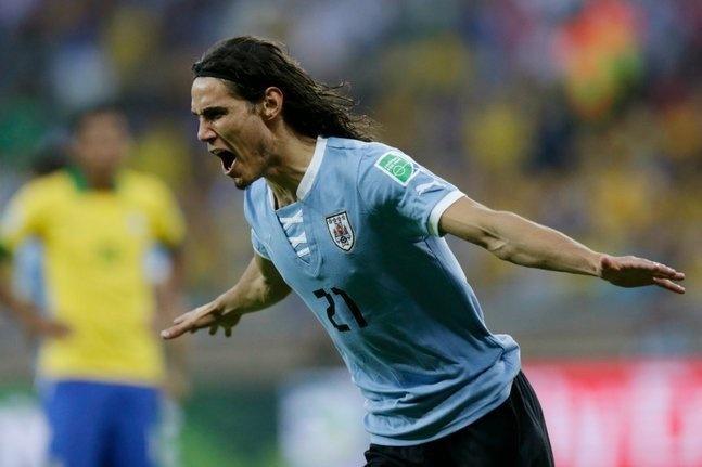 Transfert: le PSG décroche Cavani