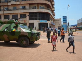 Un véhicule de la Fomac dans le centre de Bangui, en avril 2013. AFP PHOTO / Patrick Fort