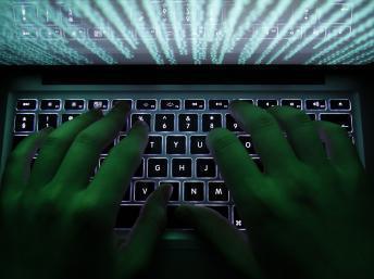 Les pro-Assad ne sont pas les seuls à avoir entamé la cyber-guerre. Des pirates informatiques du monde entier mènent des opérations au coeur même de l'internet syrien. REUTERS/Kacper Pempel/Files