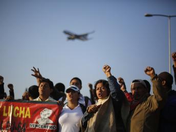 Les grévistes ont bloqué l'accès à l'aéroport international de Mexico, le 1er octobre. REUTERS/Tomas Bravo