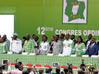 La tribune du 12e congrès ordinaire du PDCI, le 3 octobre 2013 dans le quartier de Treichville. AFP PHOTO / SIA KAMBOU