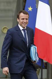 Alerte info: Emmanuel Macron va présenter sa démission à François Hollande