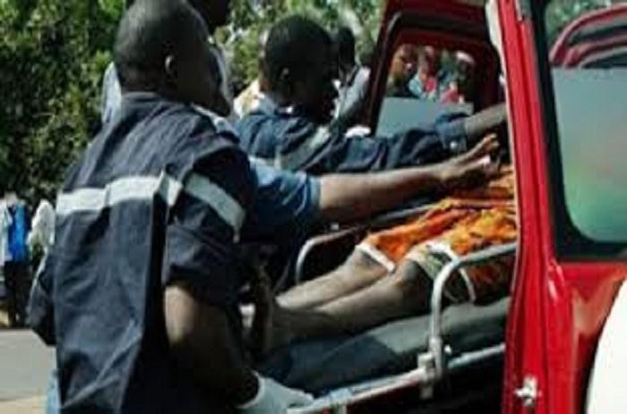 Kaolack : Un camion termine sa course dans une boulangerie, bilan un mort, une femme