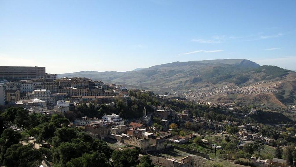 Algérie: un attentat suicide déjoué devant un commissariat à Constantine