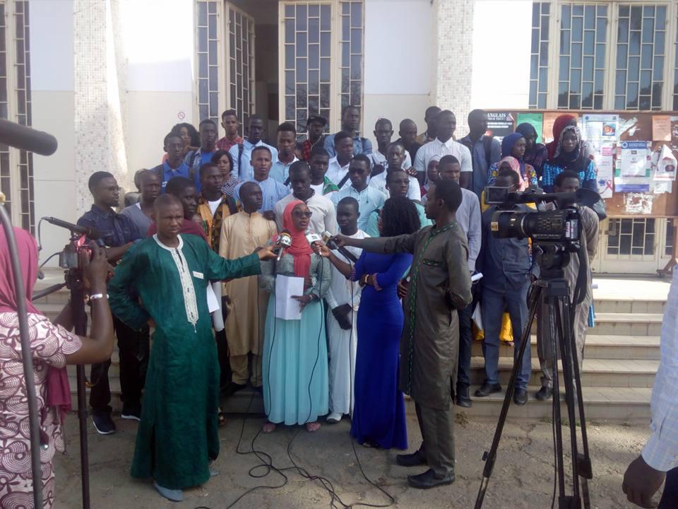 Calvaire des inscriptions et paiement des bourses : les étudiants de l’Ucad pointent du doigt Ecobank