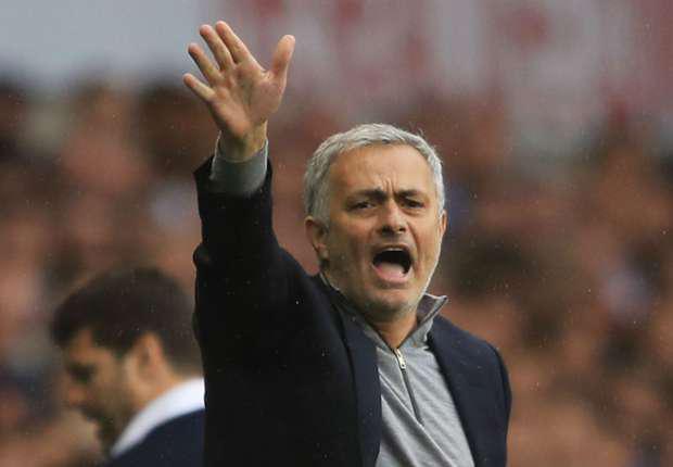 Man United, Mourinho demande à Crystal Palace d'y aller doucement