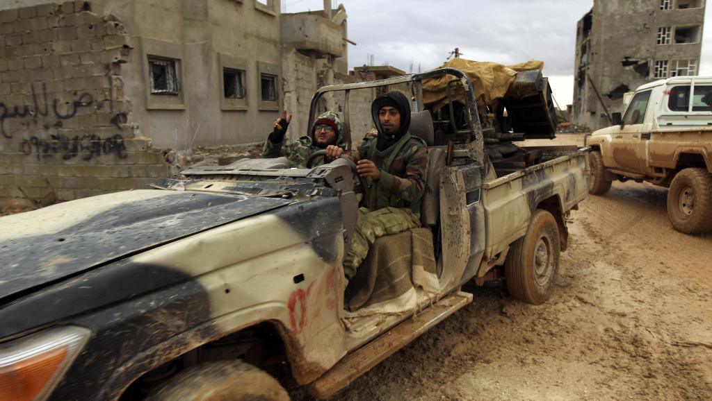 Libye: une attaque contre une base militaire fait au moins 141 morts