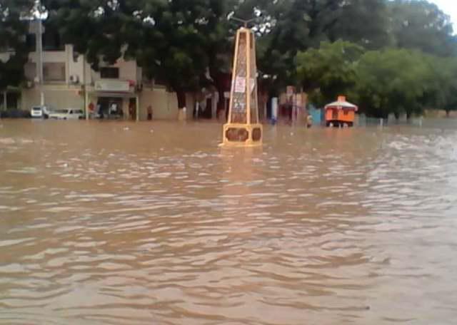 Thiès enregistre sa première pluie...Dakar, qu'un crachin