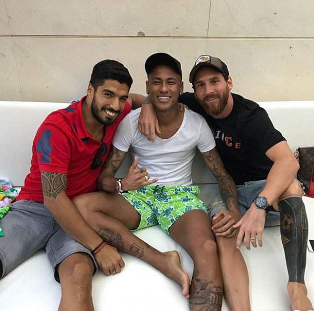 Lionel Messi a accru les problèmes à Barcelone après avoir posé avec Neymar