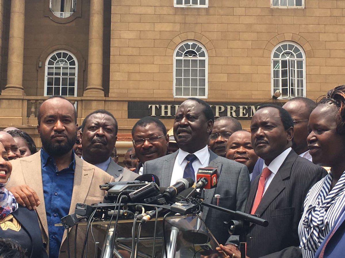 Raila Ondinga sur la décision de la Cour suprême du Kenya : "C'est sans précédent, c'est historique"