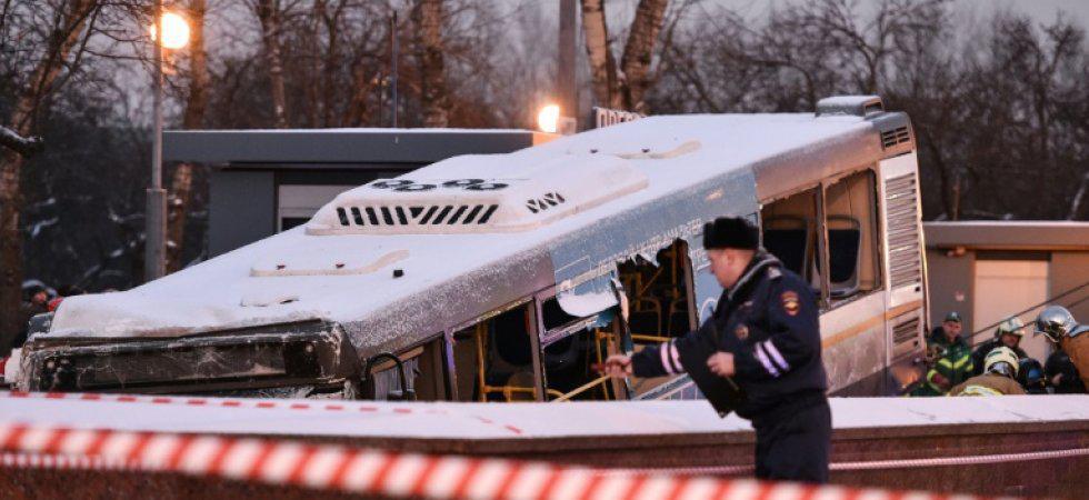 Un autobus fonce dans un passage à Moscou: probable accident - 4 morts
